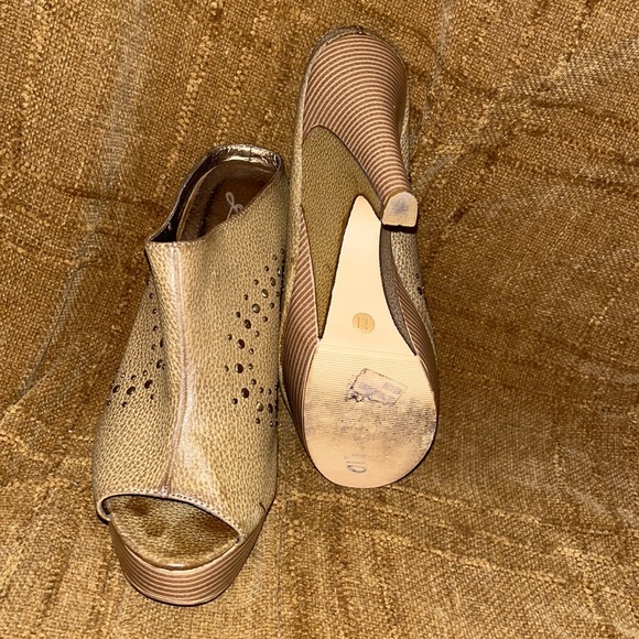 Wave - Picture 3 of 5